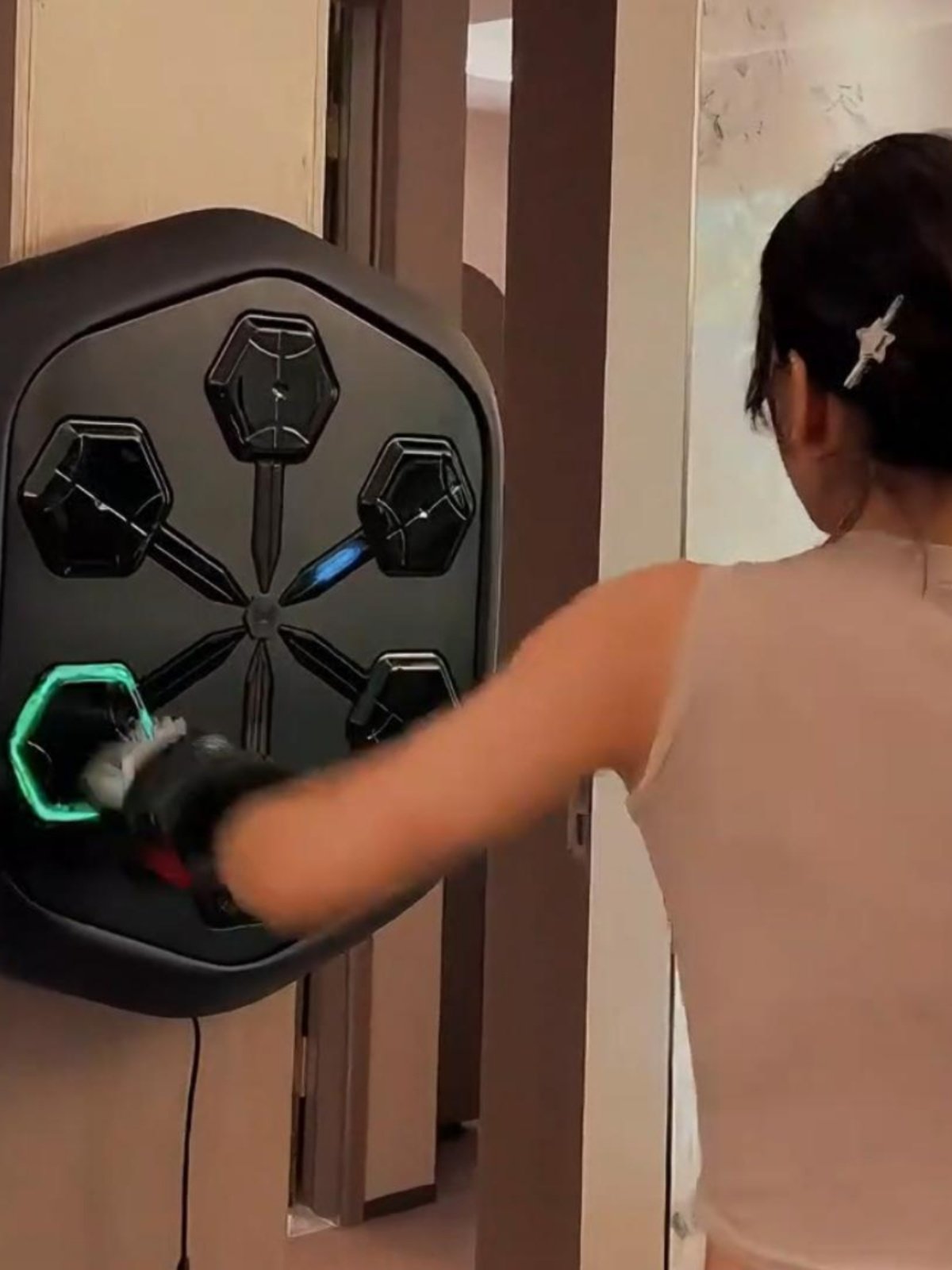 Smart Music Boxing Machine ? Bluetooth Wall Training Pad
